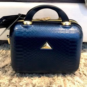 TRIFORCE travel caddy